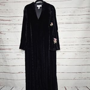 Oscar de la Renta Pink Label Heirloom Romance Velvet Robe with Floral Embroidery